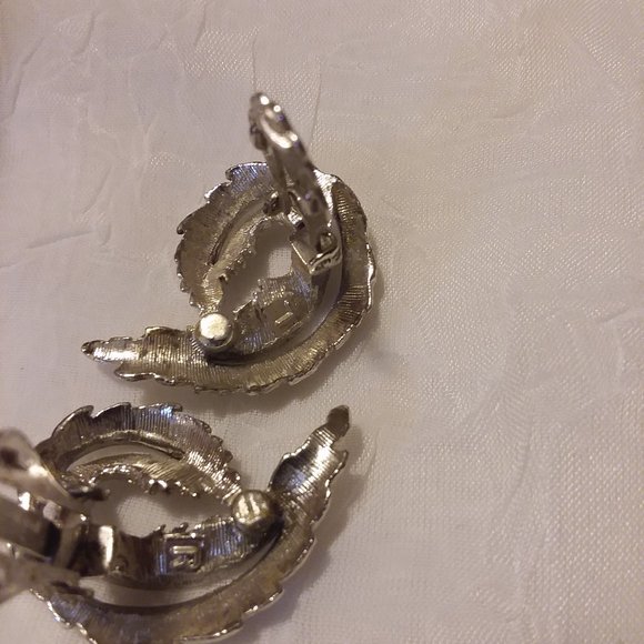 7  PR. VTG. EARRINGS HEDY, MONET, SARAH COVENTRY + - Picture 2 of 8